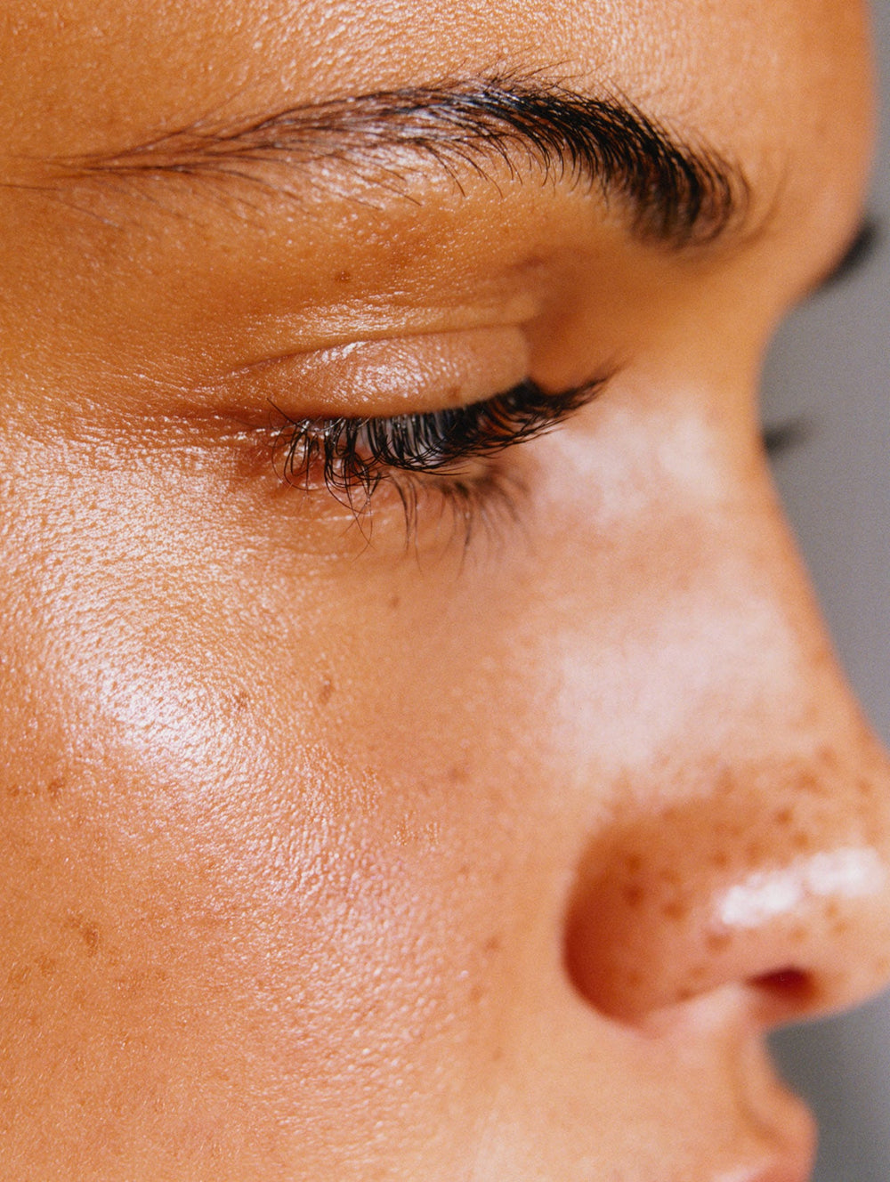 Gift: Skin + Earth High Performance Face Serum